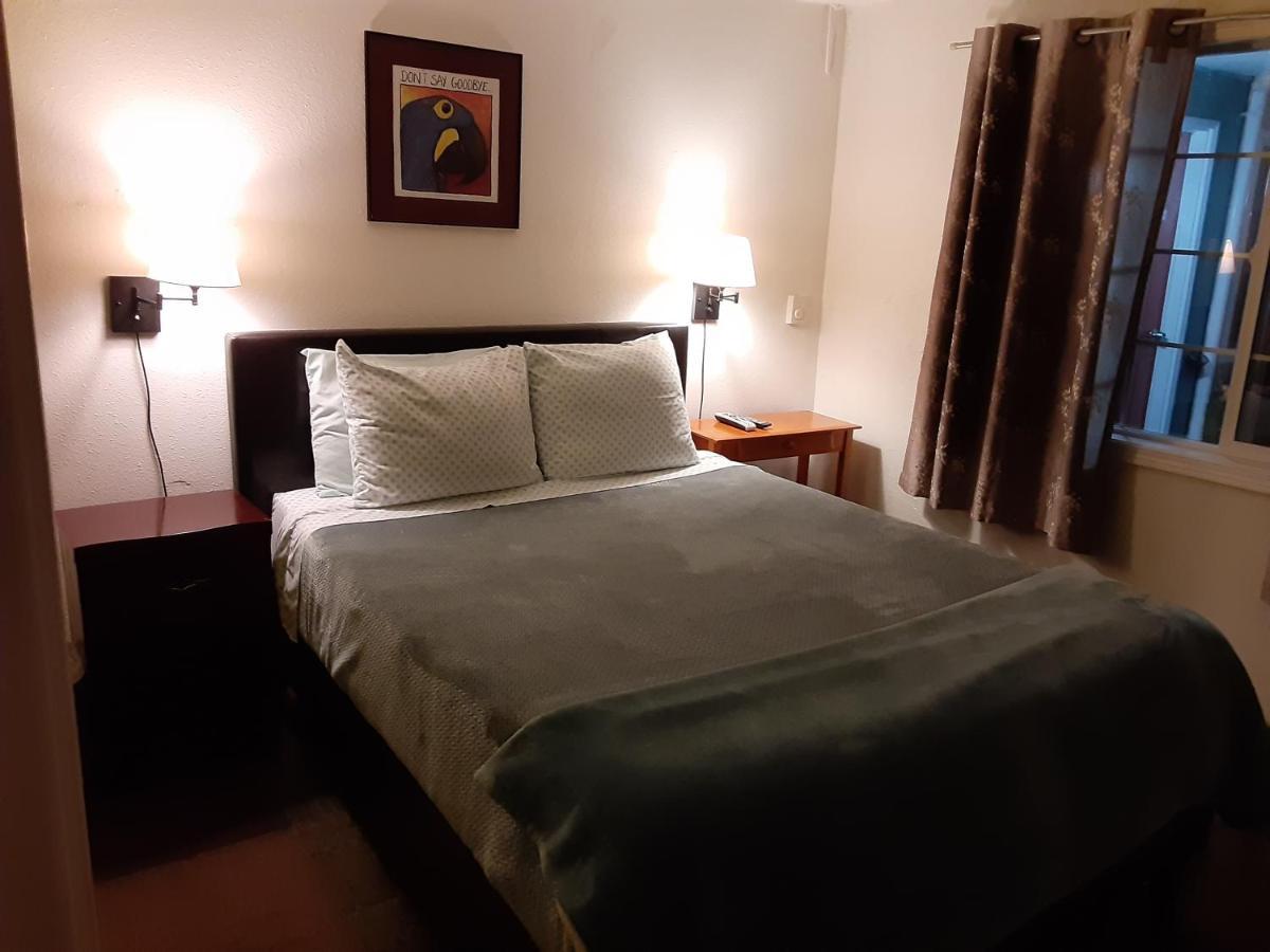 Motel Shiny